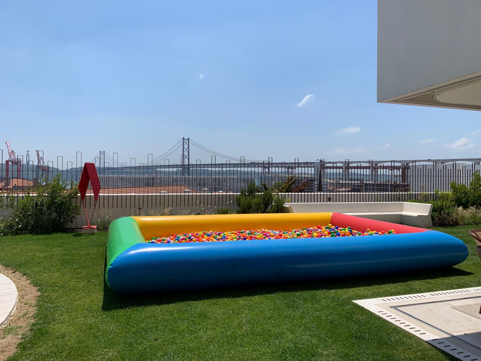 Piscina de bolas multicor