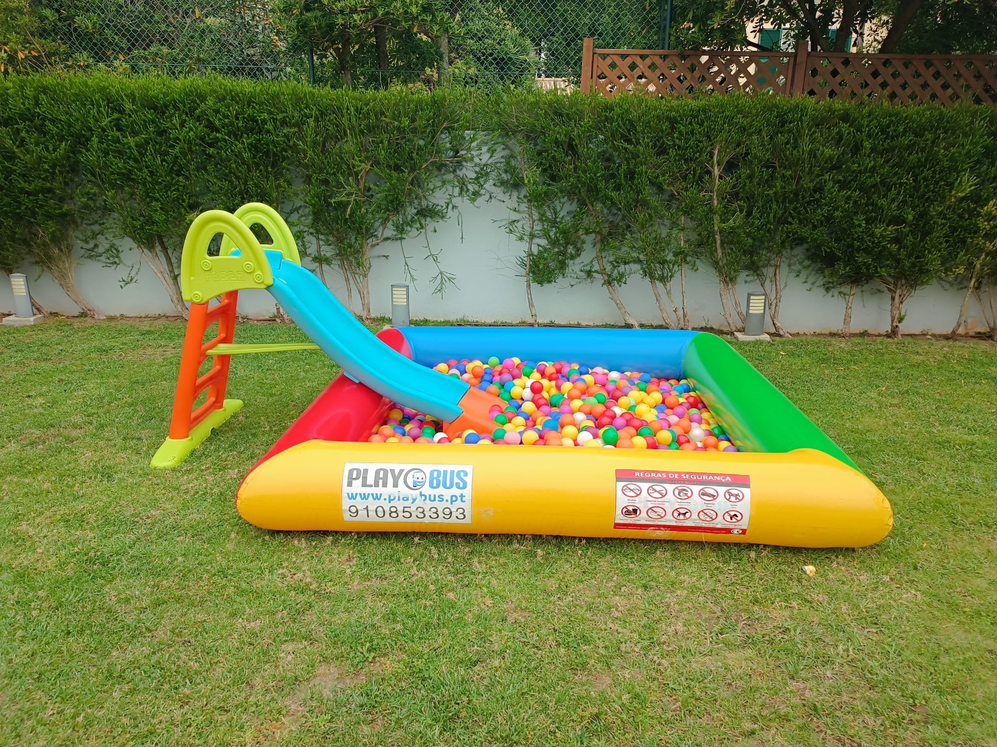 Ball pool 4 colors