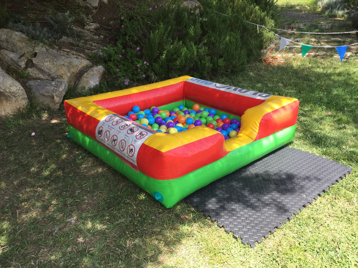 Small ball pit